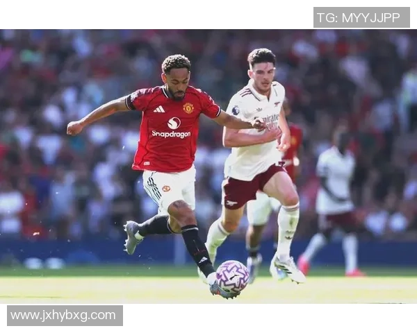 英超激情对决巴黎圣日耳曼与阿森纳战成平局乌龙球瞬间点燃全场气氛