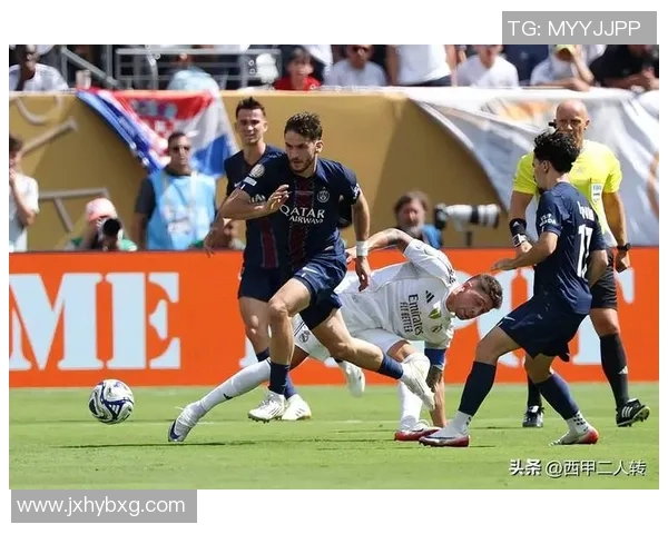 国王杯激战:多特蒙德与巴黎圣日耳曼战成平局乌龙球成比赛转折点